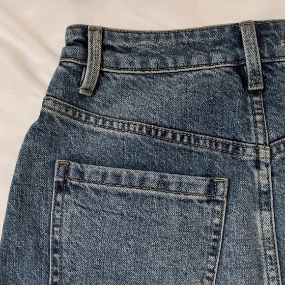 We The Free Full Zip Denim Frayed Hem Mini Skirt, Color Blue (Dark Wash) Size 24 - Picture 12 of 16